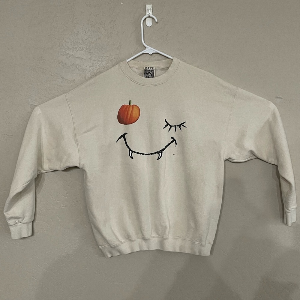 🧛🏻‍♀️Vintage Halloween Maze Sweatshirt, size L